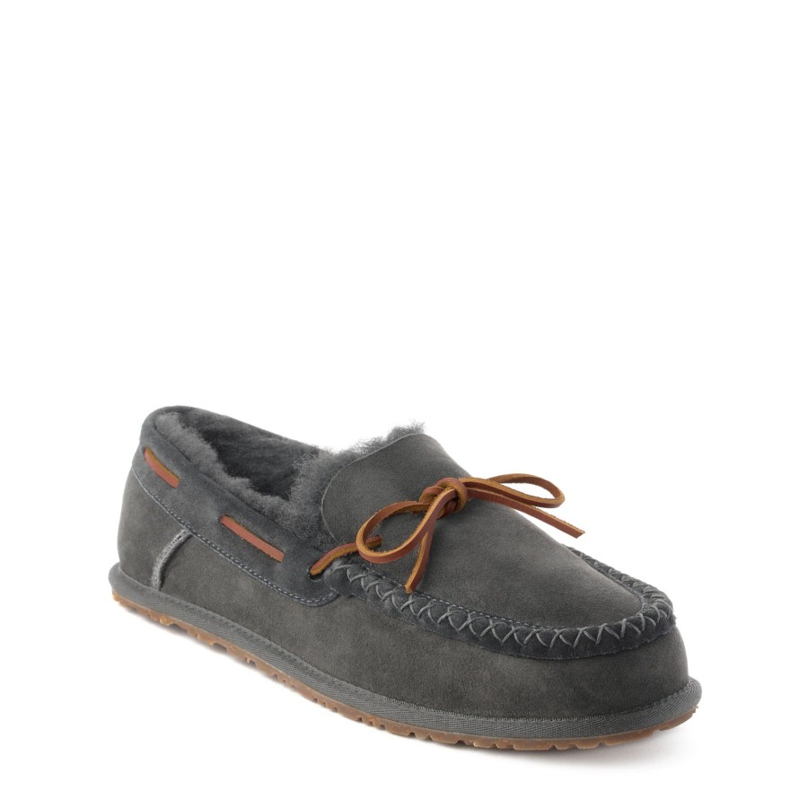 Men Manitobah Mukluks Moccasins | Men'S Shearling Cabin Loafer