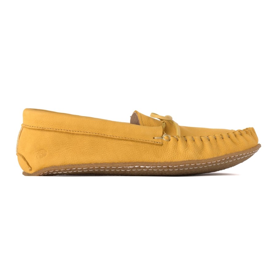 Men Manitobah Mukluks Moccasins | Deerskin Cottager Tan